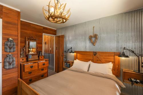 Timber Retreat - CBD location