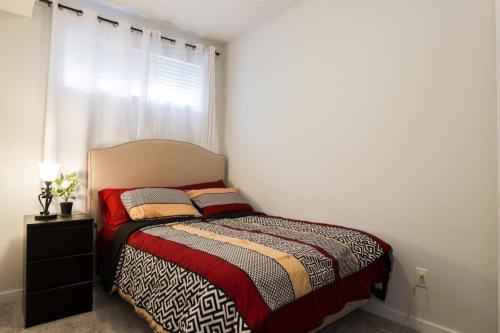 Cozy home away from home in Laurel Edmonton