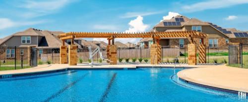 Fiesta Texas Sea World, Cantera Shopping Mall Sparkling Community Pool Family Friendly and Charming House in Helotes, USA