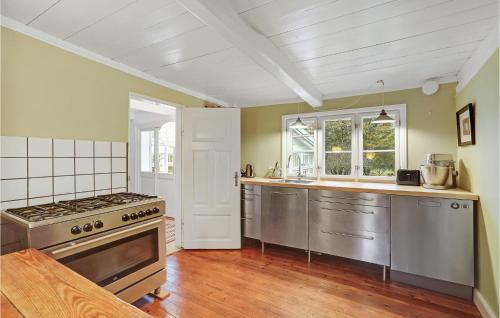 kuhinja, 3 Bedroom Cozy Home In Nysted in Stubberup