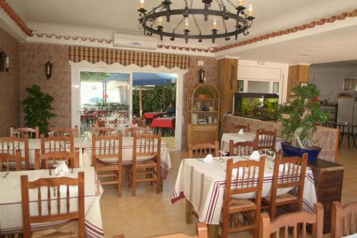 Nhà hàng, Apartaments Estudis Els Molins in Roses