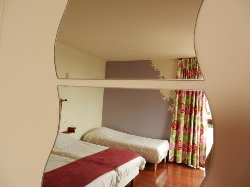 3 twin beds