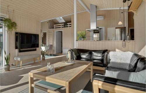  3 Bedroom Cozy Home In Haarby in Hårby