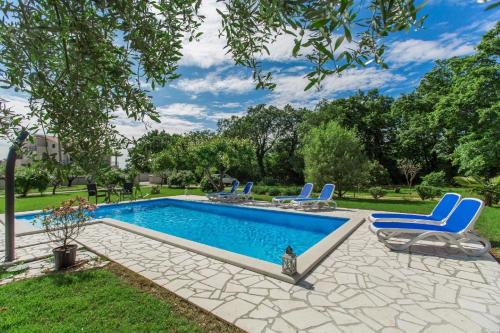 Ferienwohnung Adelia mit gemeinsamem Pool