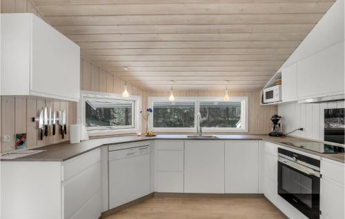 Kitchen, Holiday Home Mejsevej Nexø Ii in Snogebaek