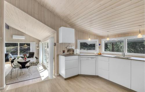 Cuina, Holiday Home Mejsevej Nexø Ii in Snogebaek