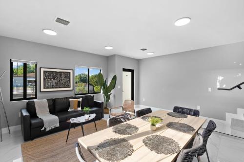 Spacious 4-BR House for Your Comfort in Miami, USA