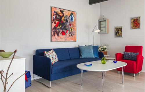  2 Bedroom Stunning Apartment In Allinge in Allinge