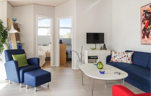 2 Bedroom Stunning Apartment In Allinge in Sandvig