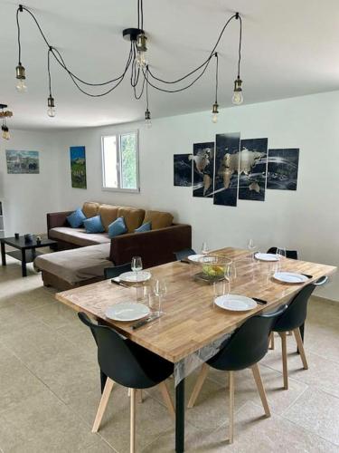 Villa paradis Maison piscine chauffé (Villa paradis Maison piscine chauffe) in 巴邦塔納