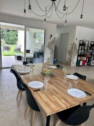 Villa paradis Maison piscine chauffé (Villa paradis Maison piscine chauffe) in 巴邦塔納