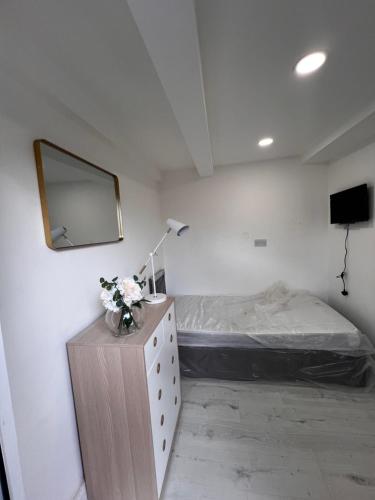 Ensuite Box Room in Corby NN17 in คอร์บี้