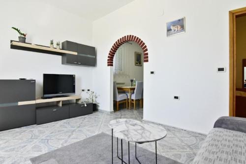 Klimatisierte Wohnung in Valica mit Großem Garten in วาลิซา