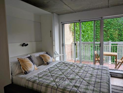 Cozy Studio in Montreal's Quartier des Spectacles