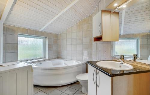 Bathroom, Holiday Home Marielyst Strandpark Dnmk Ii in Idestrup