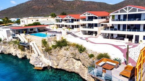 Vaade, Lagun Sunset Resort All Natural Clothing Optional in Lagun