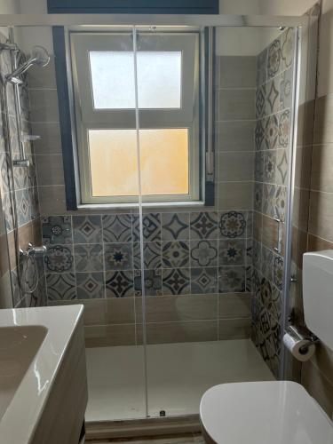 Double Room with Private Bathroom image 3
