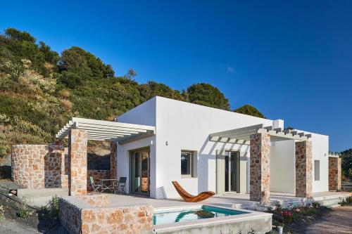 2 bedrooms, 4 beds