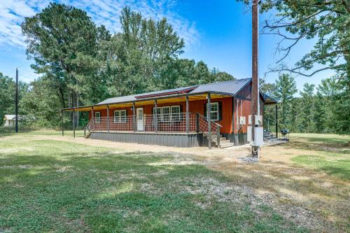 Secluded Broken Bow Cabin with Fishing Pond and Views! Secluded Broken Bow Cabin with Fishing Pond and Views!