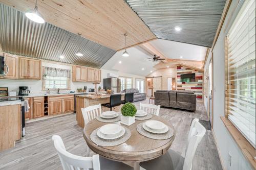 Secluded Broken Bow Cabin with Fishing Pond and Views! Secluded Broken Bow Cabin with Fishing Pond and Views!