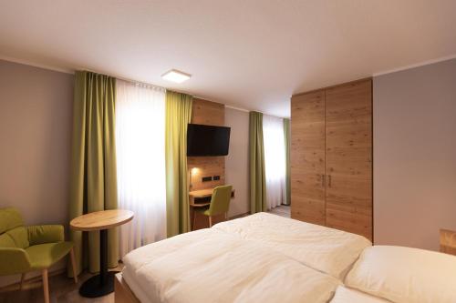 2 queen beds
