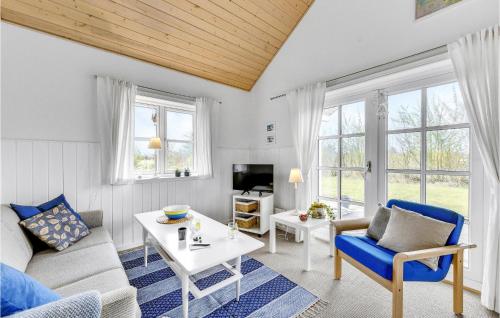  Two-Bedroom Holiday Home In Tarm in Tarm
