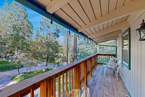 Walk to Golf & Restaurants: Serene Twain Harte Gem in Tvenharta (CA)