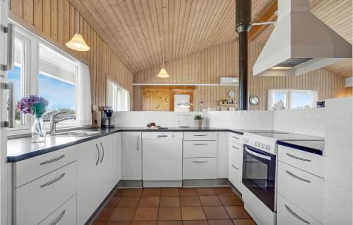 Konyha, Stunning Home In Thisted With Sauna in Thisted