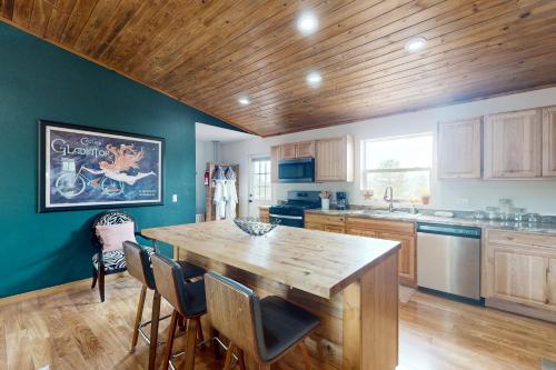 Mountain Estates Retreat in Florissant, USA