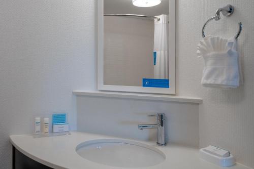 Hampton Inn & Suites Valley Forge/Oaks - image 11