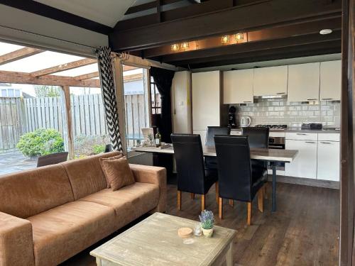 Ferienhaus "Lavendelhäuschen" mit Pool (Ferienhaus "Lavendelhauschen" mit Pool) in Stavenisse