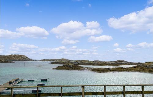 Skats, Amazing Home In Offersøy With Sauna in Vestbygd