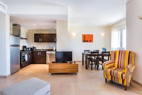 Gemütliche Ferienwohnung mit Gemeinschaftspool Gemütliche Ferienwohnung mit Gemeinschaftspool