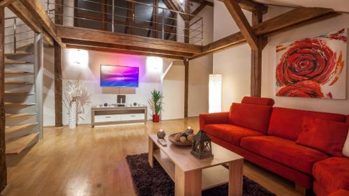 Amazing Charles Bridge Apartment, Prague (photo 8)