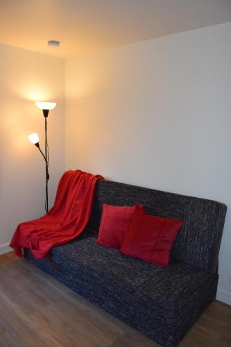 Quiet Tiny Apartment in Версаль