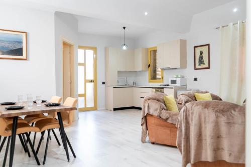 Spacious & Relaxing Home with Free Parking, Valona (foto 7)