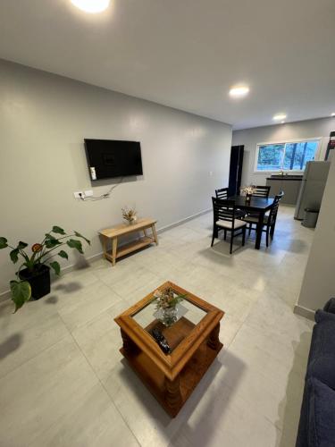 Departamentos Mate de Luna Nuevos, totalmente equipados, Zona residencial sobre Avenida principal, a in Don Bosco