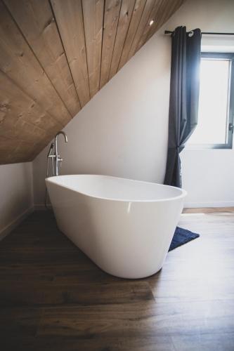 Удобства, Chalet Casteret-15 couchages-brasero-bain nordique in Camparan