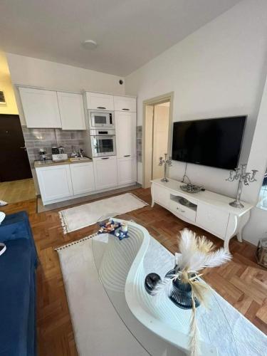 PANZIONERA Apartment Center in Celuga