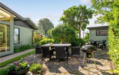  Beautiful Home In Faxe With Kitchen in Faxe