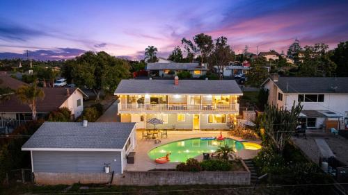 Pet friendly Vet Owned Home with Pool in Fallbrook, USA