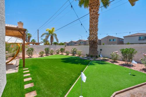 8BR 5BA SuperHero Retreat-King Beds, BBQ, Hammock, Firepit, MiniGolf, WorkSpace, Las Vegas (zdjęcie 4)