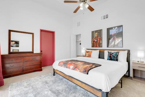 8BR 5BA SuperHero Retreat-King Beds, BBQ, Hammock, Firepit, MiniGolf, WorkSpace, Las Vegas (zdjęcie 6)