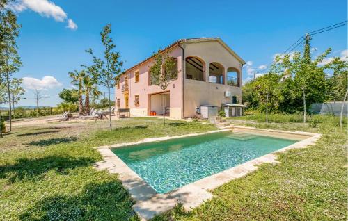 Peldbaseins, Cozy Home In Guardiola De Fontrubí With Sauna (Cozy Home In Guardiola De Fontrubi With Sauna) in San Quintin de Mediona