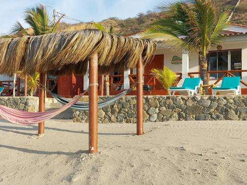 A szálláshely kívülről, Casuarinas del Mar Bungalow Ballena in Canoas De Punta Sal