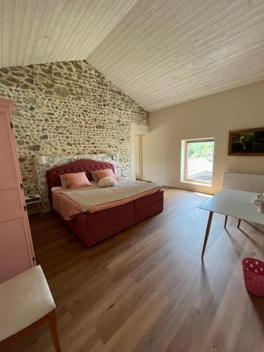 1 king bed, 1 twin bed, 1 sofa bed