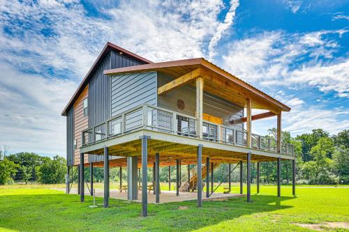 . ‘Family Tradition’ Glenwood Cabin w/ River Access!