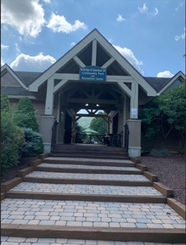 New ! Slopeside Townhome : WFH, Ski, Dine & Hike in 坦納斯維爾