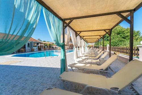 Sandy Beach Studios - image 2