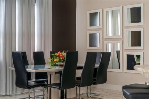 Heated pool Game Room Reunion 6MI to Disney